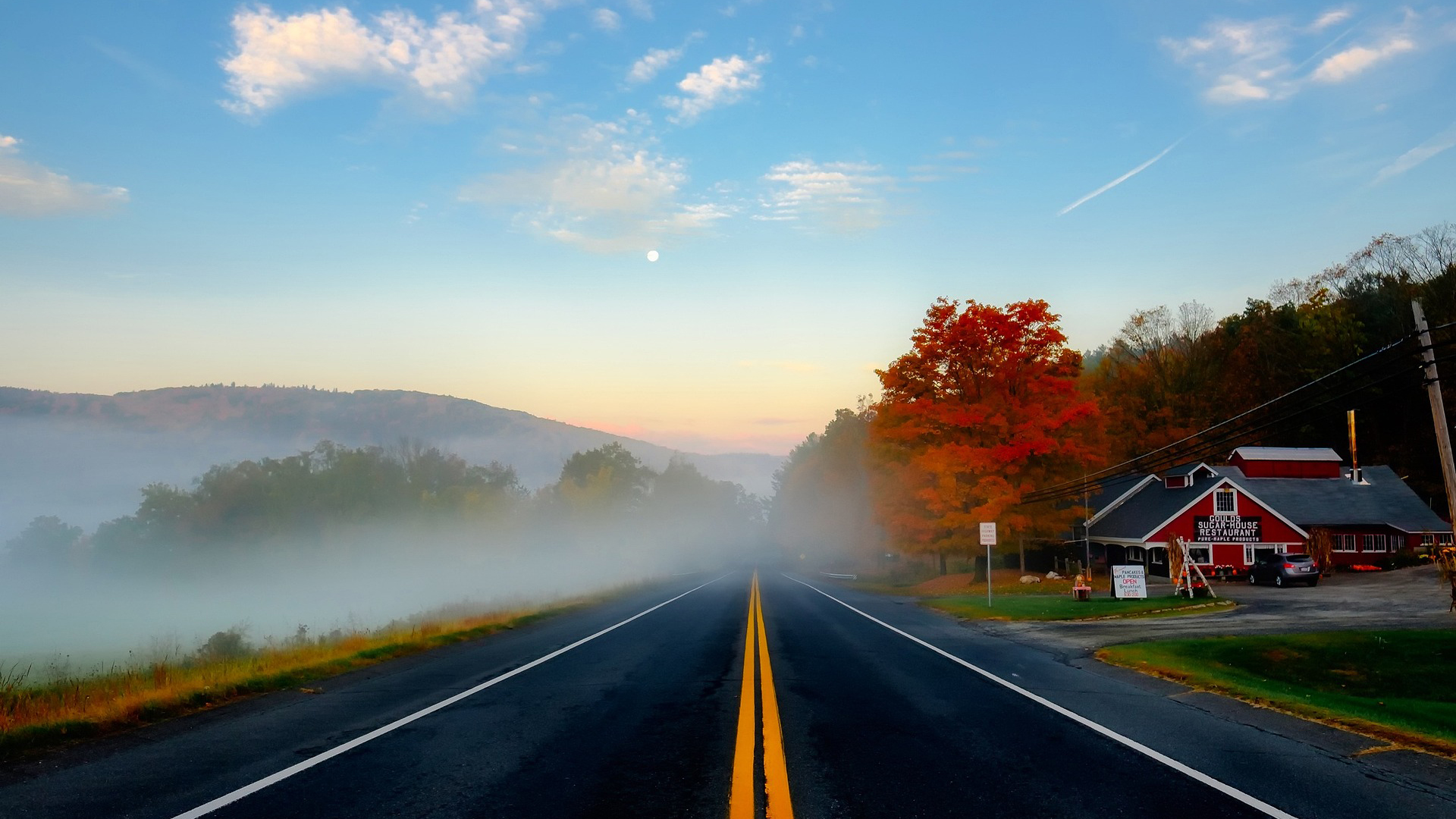 Road running past Gould’s Maple Sugar House in Shelburne Falls, Massachusetts